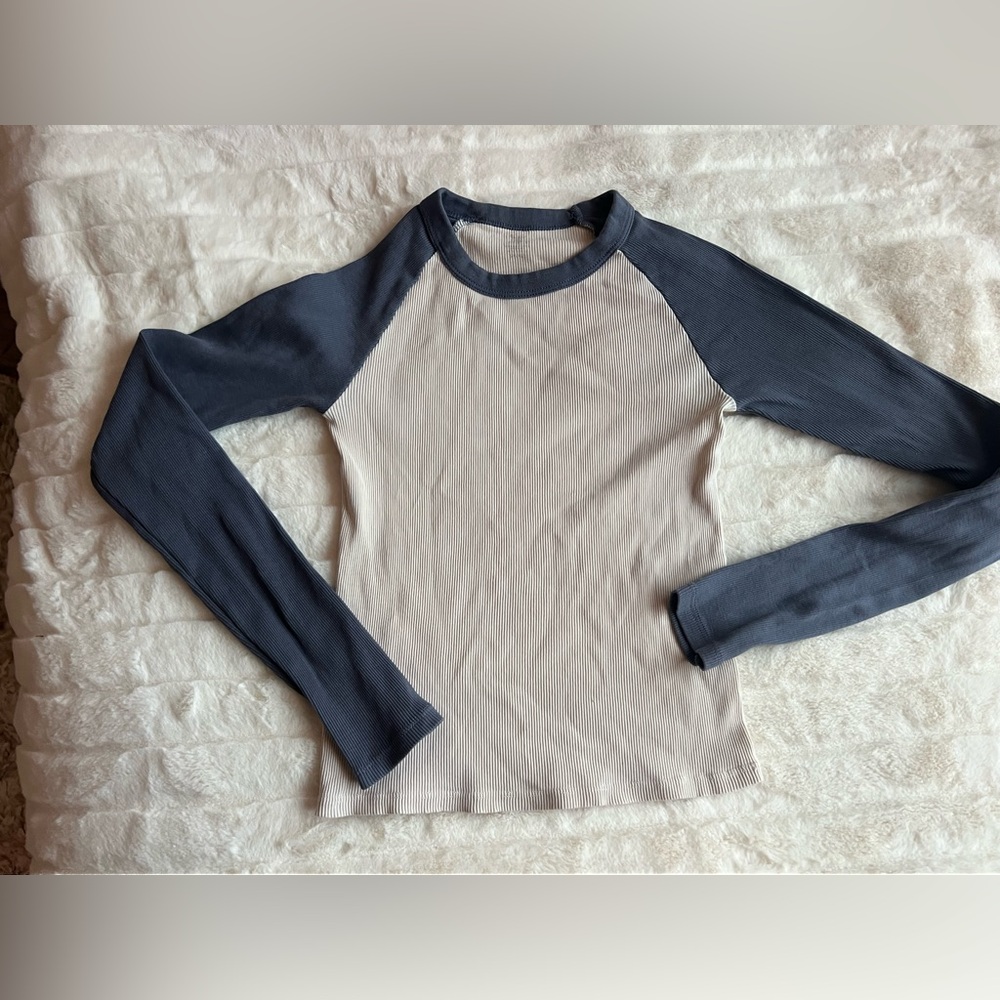 brandy melville long sleeve
